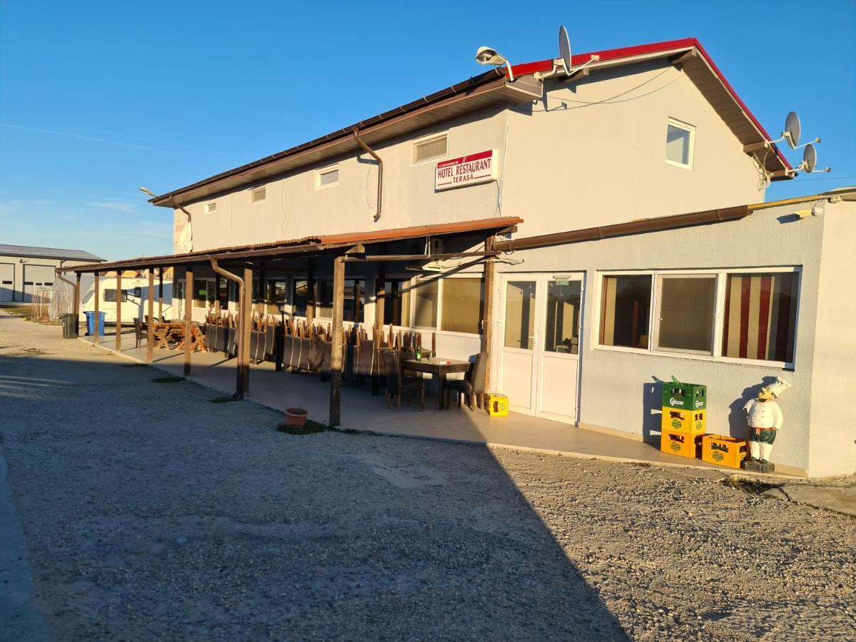 Hotel Safta Hotels Pielestii Eksteriør bilde